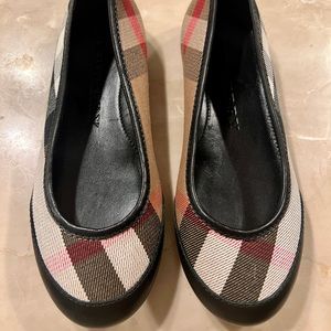 Girls Burberry size EU 31 ( USA 13 ) Flats